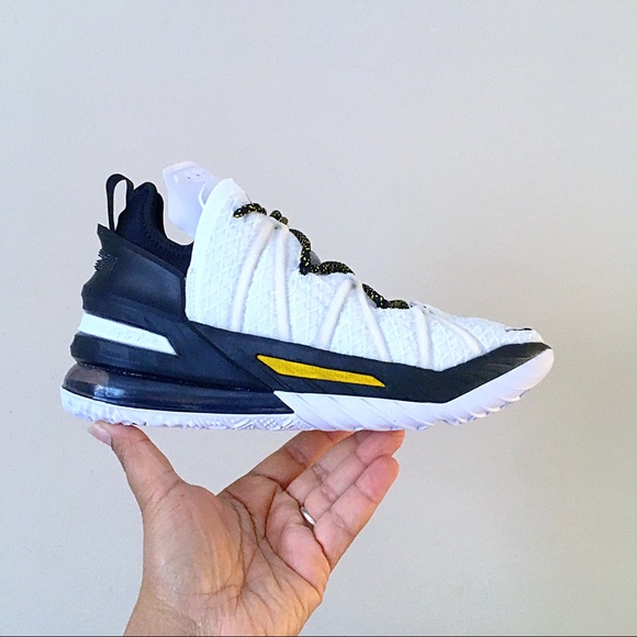 Nike LeBron 18 Basketball Shoes - Picture 1 of 7